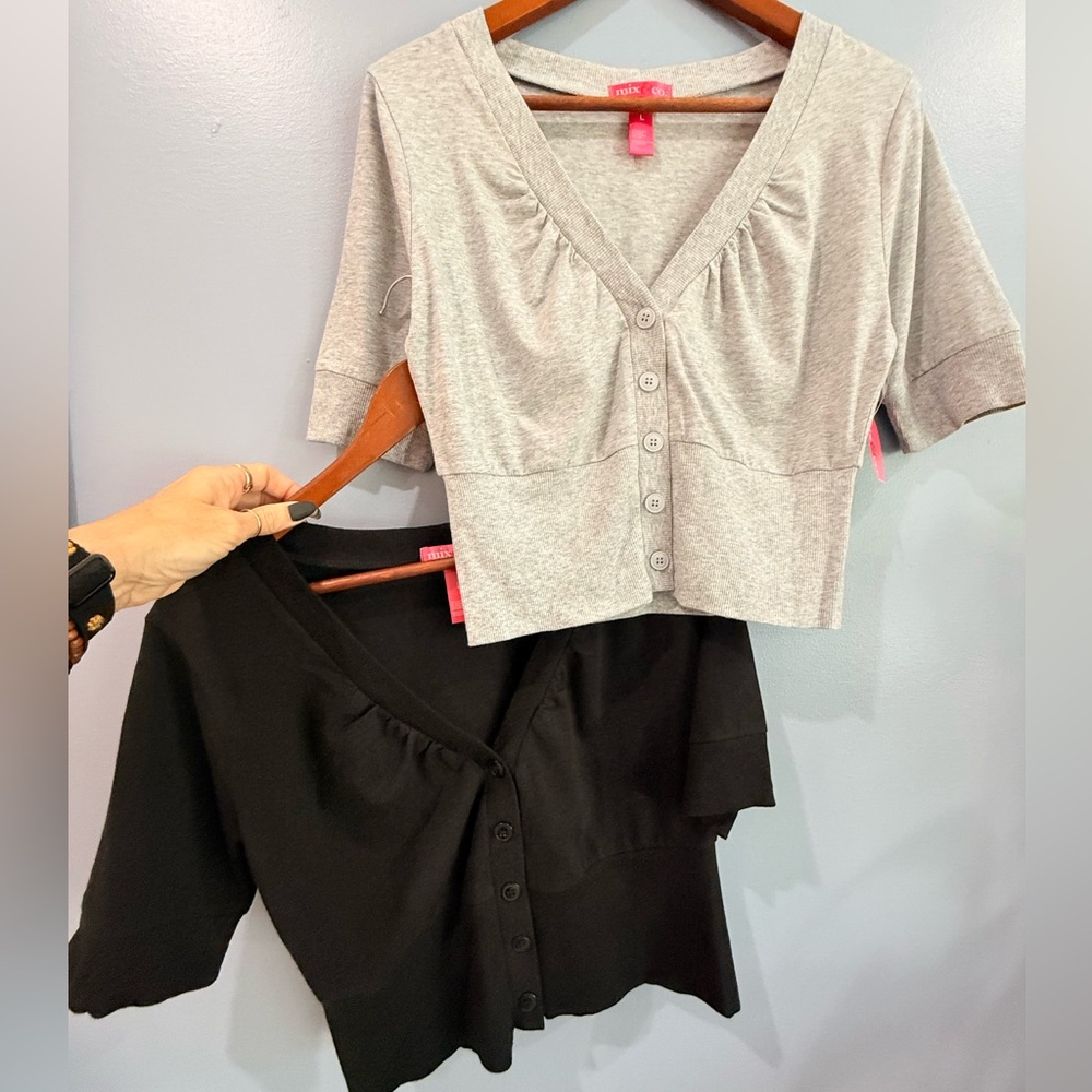 (2) Black & a Gray V Neck Button-Up Women's Crop Tops. Size L NWT